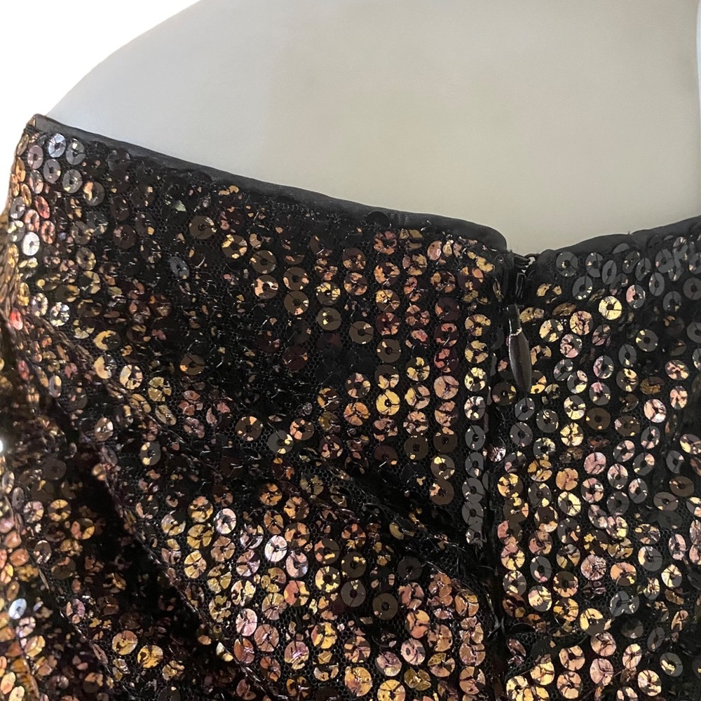 One Shoulder Black and Gold Sequin Dress Badgely Mischka - Picture 4 of 9